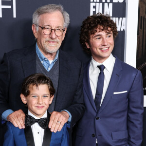 Mateo Zoryna Francis-DeFord, Steven Spielberg, Gabriel LaBelle - Projection du film "The Fabelmans" lors de la cérémonie de clôture du festival AFI à Los Angeles, le 6 novembre 2022.