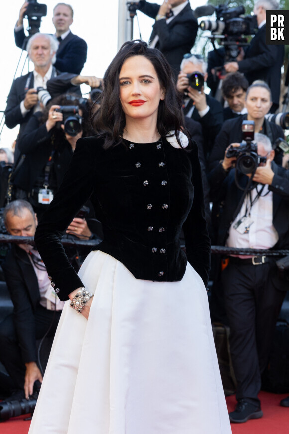 Eva Green - Montée des marches du film « Emilia Perez » lors du 77ème Festival International du Film de Cannes, au Palais des Festivals à Cannes. Le 18 mai 2024 © Olivier Borde / Bestimage