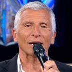 "Rassurez-vous, j'ai d'autres occasions dans la vie de me frotter" : Nagui règle ses comptes dans N'oubliez pas les paroles
