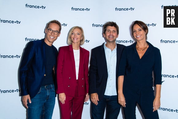 Damien Thévenot, Maya Lauqué, Thomas Sotto, Julia Vignali lors du photocall dans le cadre de la conférence de presse de France Télévisions au Pavillon Gabriel à Paris, France, le 24 août 2021. © Pierre Perusseau/Bestimage