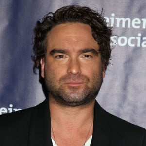 Johnny Galecki à la soirée Alzheimer's Association 'A Night At Sardis' 2016 au Beverly Hilton Hotel à Beverly Hills.