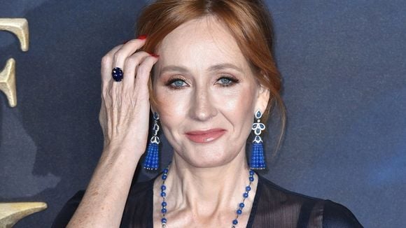 C'est quoi cet énorme bad buzz qui concerne (encore !) JK Rowling ? La polémique la plus honteuse de cet été 2024