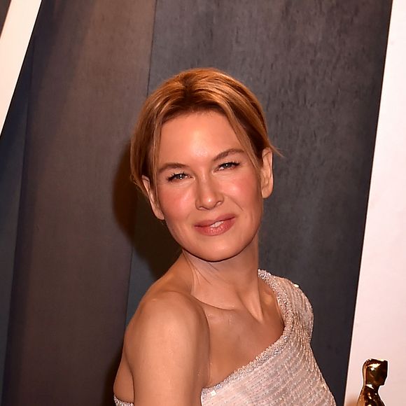 Renée Zellweger, lauréate du prix de l'actrice dans un rôle principal pour "Judy" - People à la soirée "Vanity Fair Oscar Party" après la 92ème cérémonie des Oscars 2020 au Wallis Annenberg Center for the Performing Arts à Los Angeles, le 9 février 2020.