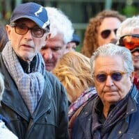 "En attendant les copains..." : obsèques de Michel Blanc, une cérémonie émouvante (et drôle) avec Josiane Balasko, Gérard Jugnot et des anonymes... (En images)