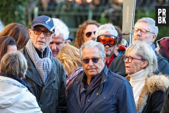 Thierry Lhermitte, Gérard Jugnot - Sortie des Obsèques de Michel Blanc en l'église Saint-Eustache à Paris, le 10 octobre 2024. © Moreau / Jacovides / Bestimage
Cause de la disparition de Michel Blanc : le comédien aurait fait une réaction allergique lors d'un examen médical le 3 octobre 2024, mais pas en raison d'un produit injecté pour les besoins de son échographie. C'est un antibiotique administré en cas de problème rénale qui aurait provoqué la réaction, se transformant en oedème de Quincke