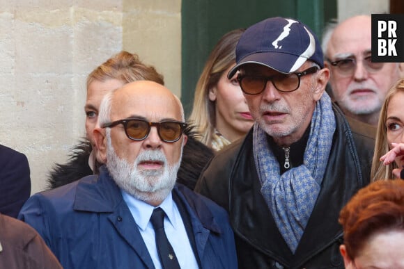 Thierry Lhermitte, Gérard Jugnot - Sortie des Obsèques de Michel Blanc en l'église Saint-Eustache à Paris, le 10 octobre 2024. © Moreau / Jacovides / Bestimage
Cause de la disparition de Michel Blanc : le comédien aurait fait une réaction allergique lors d'un examen médical le 3 octobre 2024, mais pas en raison d'un produit injecté pour les besoins de son échographie. C'est un antibiotique administré en cas de problème rénale qui aurait provoqué la réaction, se transformant en oedème de Quincke