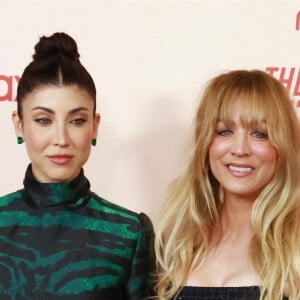 Kaley Cuoco et sa soeur Briana Cuoco à la première de la saison 2 de la série "The Flight Attendant" à Los Angeles.