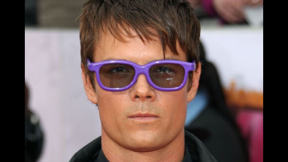 Josh Duhamel ... Déguisé en Justin Bieber pour les Kids’ Choice Awards 2011 (PHOTOS)