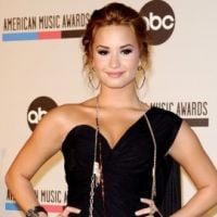 Demi Lovato ... Elle souffre d&#039;un gros mal de gorge