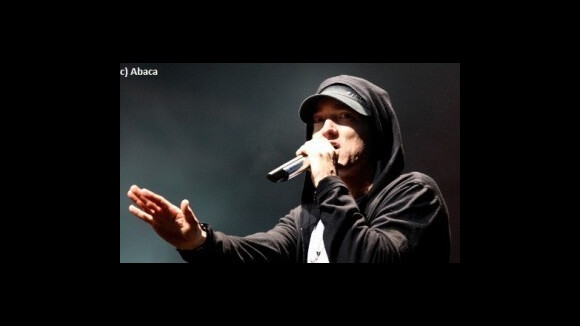 Eminem VIDEO ... Il se suicide dans Space Bound, son nouveau clip
