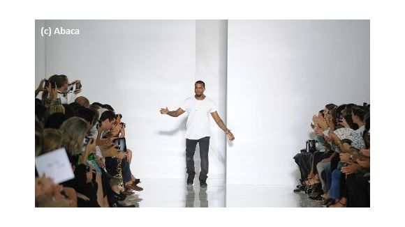 Kanye West : le défilé du fashion rappeur séduit les stars à Paris (PHOTOS)