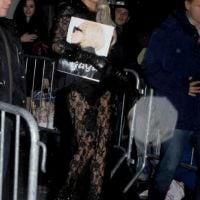 Lady Gaga en toute transparence dans son livre et sa tenue (PHOTOS)
