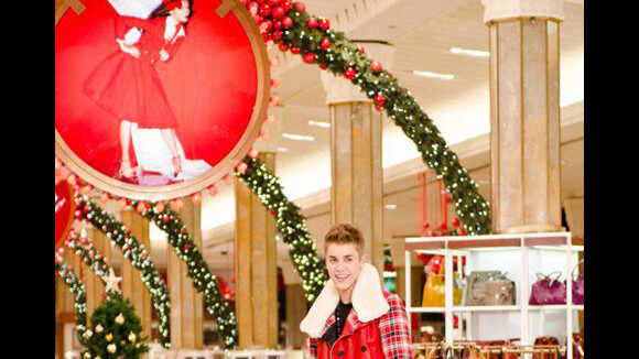 Justin Bieber et Mariah Carey : le teaser du clip ''All I Want For Christmas Is You'' (VIDEO)