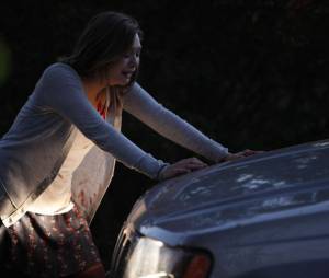 Elizabeth Olsen a du mal à pousser la voiture, toujours dans Silent House