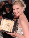 Kirsten Dunst avec sa palme remportée au festival de Cannes