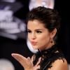 Selena Gomez canon en total look black