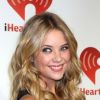 Ashley Benson sur un tapis