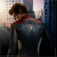 The Amazing Spider-Man : Emma Stone craque pour un Andrew Garfield masqué ! (VIDEO)