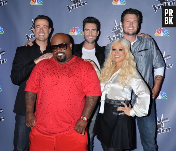 Cee Lo Green (en rouge) entouré des autres membres du jury de The Voice US