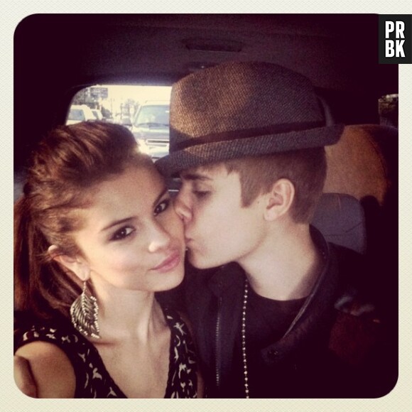 Justin Bieber et Selena Gomez se font un mini kiss