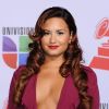 Demi Lovato super sexy avec son décolleté