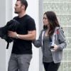 Megan Fox essayerait-elle de dissimuler un bébé sous son t-shirt large ?