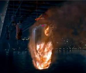 Voiture en feu dans The Amazing Spider-Man