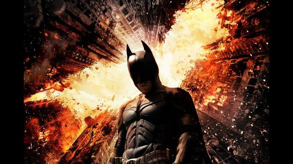 The Dark Knight Rises : Batman s'enflamme sur la nouvelle affiche (PHOTO)