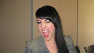 Tara McDonald : "Je veux montrer mon côté fou à travers ma musique" (INTERVIEW)