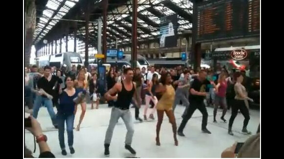 Shy'm à Gare de Lyon : danseuse sexy  pour un flashmob ! (VIDEO)
