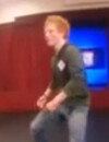 Ed Sheeran danse comme un pied !