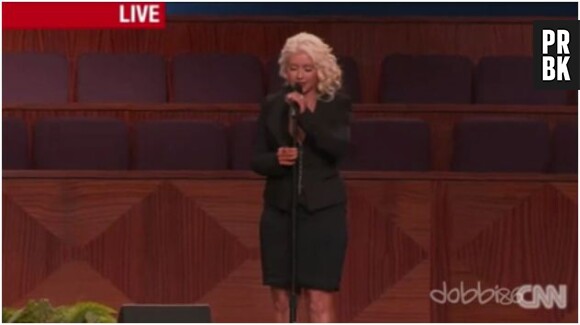 Christina Aguilera a un petit problème sur la jambe...
