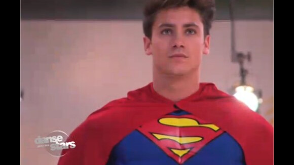 Danse avec les stars 2012 : Bastian Baker est Superman pour la spéciale cinéma...  Hummmm ! (VIDEO)