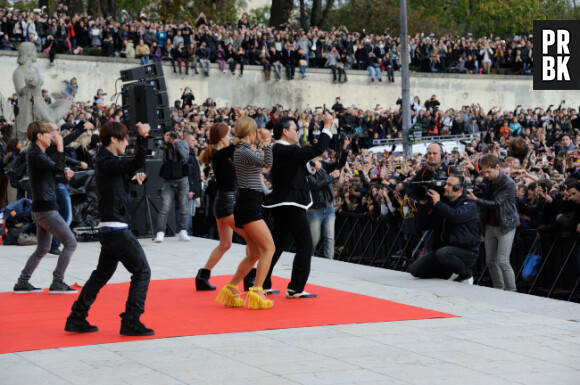 Psy à Paris en mode Gangnam style