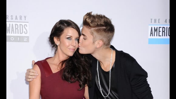 Justin Bieber : sa mère comme manager ? Pas question !