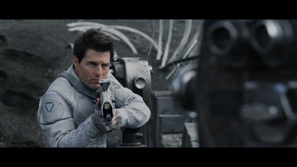 Oblivion : Tom Cruise chasse les Aliens et doit une nouvelle fois sauver l'humanité (VIDEO)