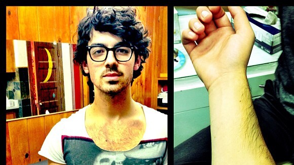 Joe Jonas : Son nouveau tatouage ? Un message d'amour pour sa famille ! (PHOTO)