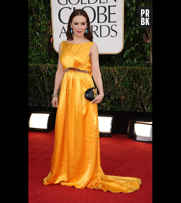 Trop de jaune aux Golden Globes 2013 pour Alyssa Milano