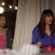 Une surprise pour Rachel et Santana dans Glee
