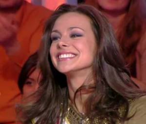 Marine Lorphelin, Miss France 2013, était assise en face de Bernard de La Villardière pour l'émission de Paris Première 17e sans ascenseur diffusée le 16 mars 2013