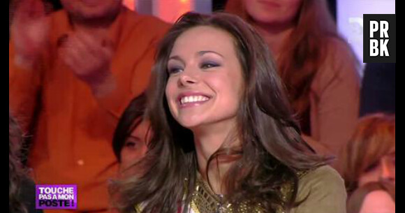 Marine Lorphelin, Miss France 2013, était assise en face de Bernard de La Villardière pour l'émission de Paris Première 17e sans ascenseur diffusée le 16 mars 2013