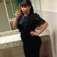Kim Kardashian assume enfin ses formes de femme enceinte en tenue Alaïa et Dolce&amp;Gabbana le 19 mars 2013