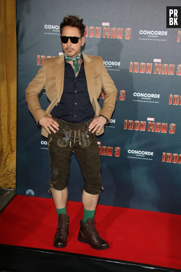 Robert Downey Jr. arborait un drôle de costume lors de l'avant-première d'Iron Man 3 à Munich.