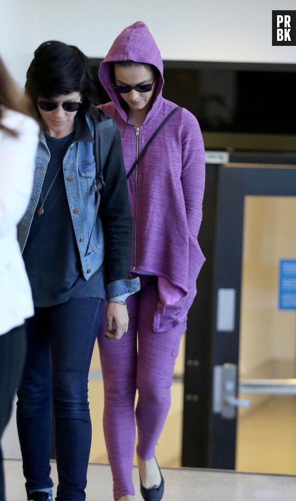 Katy Perry a arboré un ensemble violet à Los Angeles qui fait penser à un pyjama...