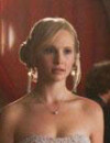 Caroline face à Elena au bal de l'épisode 19 de la saison 4 de Vampire Diaries