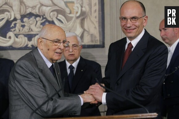 Le Premier ministre italien Enrico Letta salue le Président de la république Giorgio Napolitano, 88 ans.