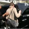 Anne Hathaway fuit dans la voiture d'un inconnu