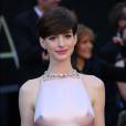 Anne Hathaway attire de plus en plus les paparazzis