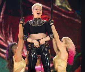 Pink a du annuler un concert le 21 avril à Birmingham