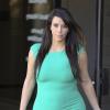 Kim Kardashian porte-t-elle des tenues trop moulantes ?
